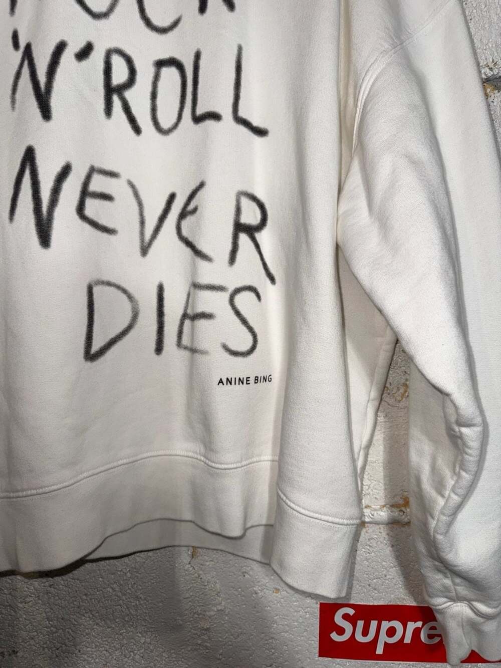 Anine Bing Miles Sweatshirt Rock N Roll Never Dies in Ivory - Picture 4 of 12